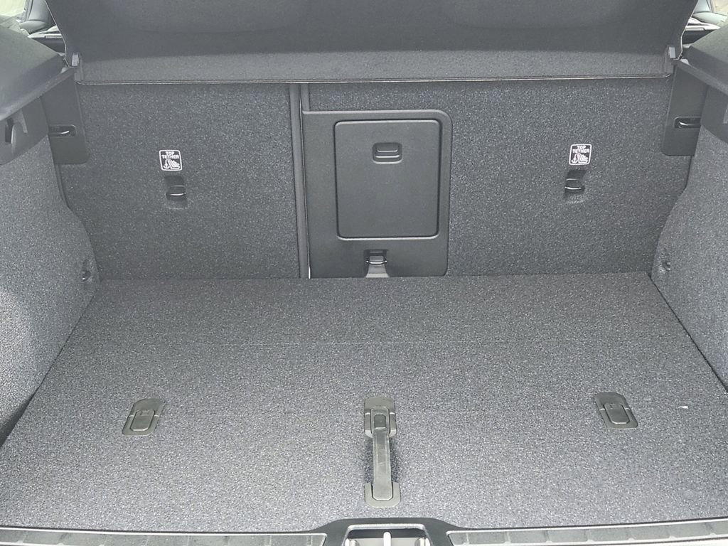 New 2026 Volvo XC40 B5 Plus w/ Protection Package Premier image 20