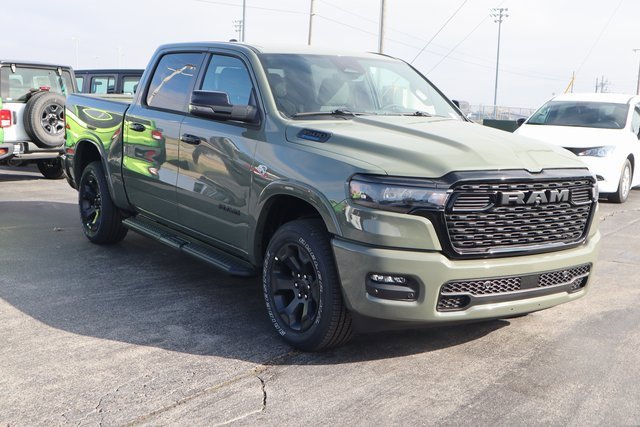 New 2026 RAM 1500 4x4 Crew Cab image 2