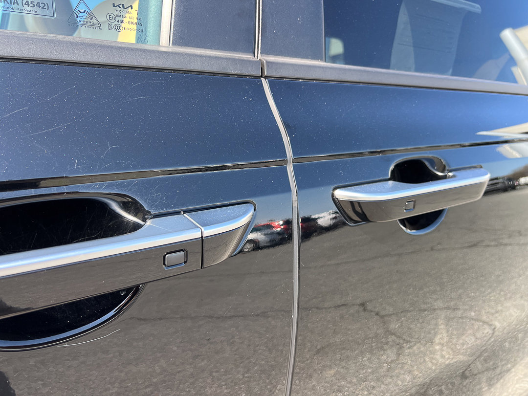 Used 2024 Kia Carnival LX image 15