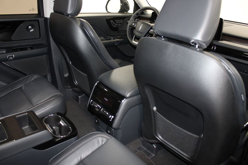 New 2025 Lincoln Aviator Reserve w/ Jet Appearance Package image 35