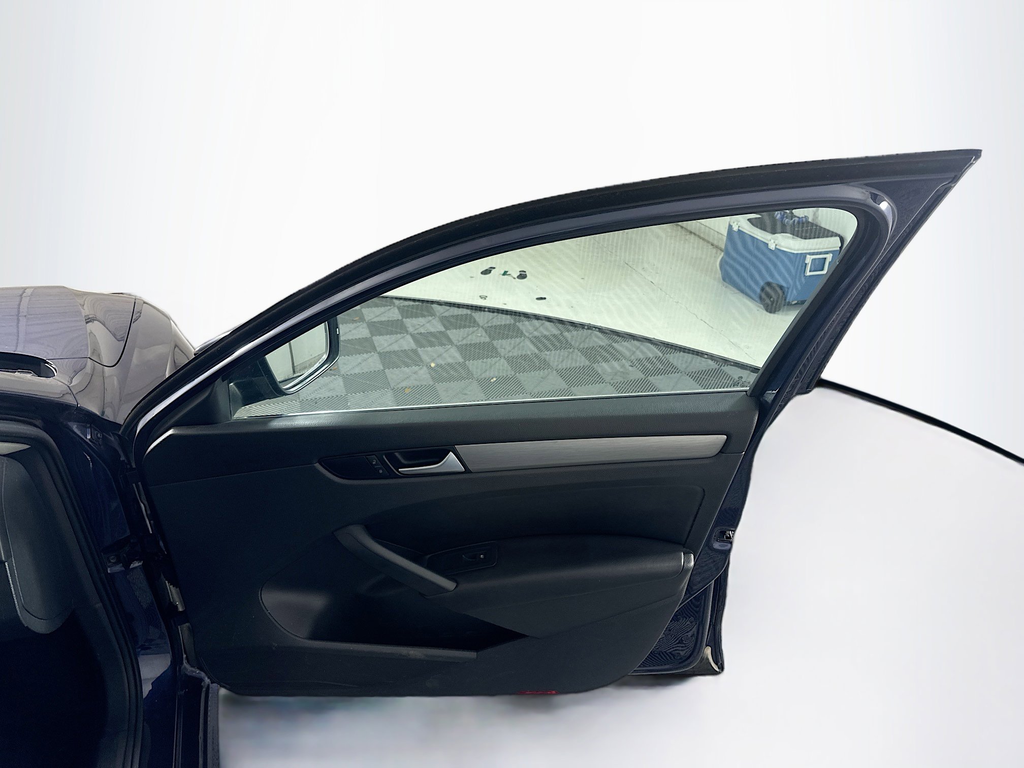 Used 2015 Volkswagen Passat TDI SE FWD image 31