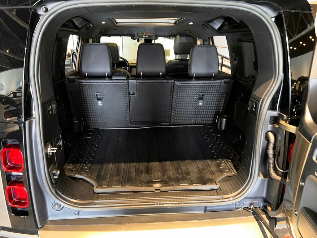 Used 2023 Land Rover Defender 110 X-Dynamic SE image 26