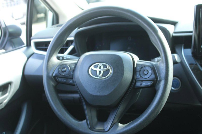 Used 2022 Toyota Corolla LE FWD image 12