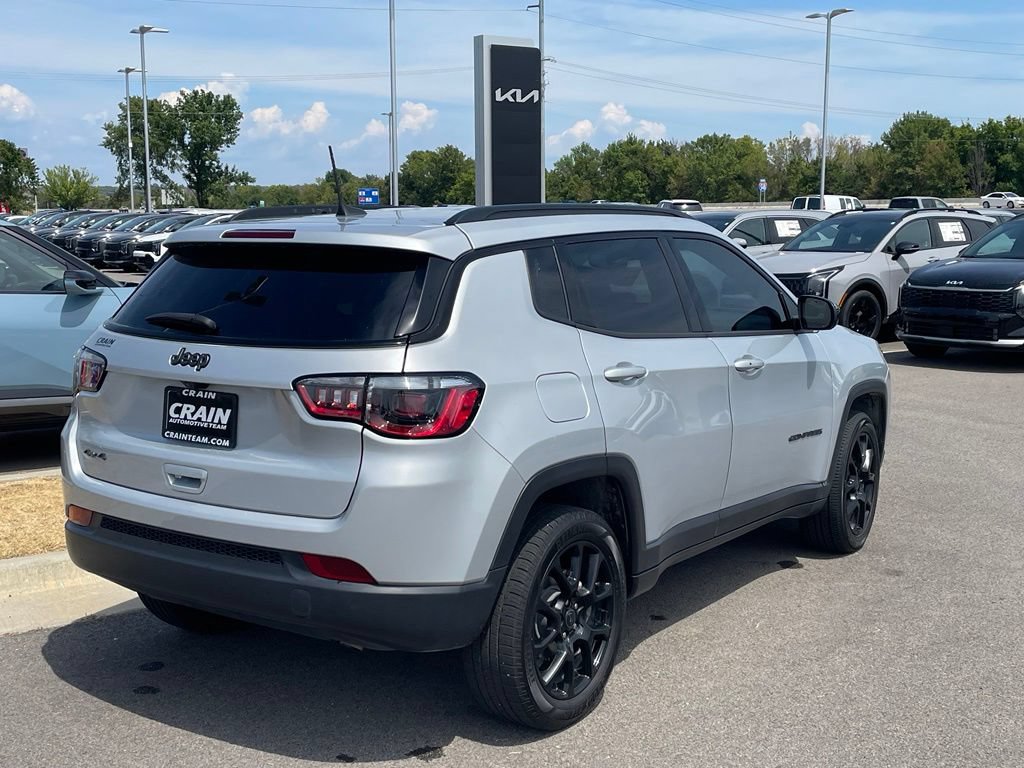Used 2025 Jeep Compass Latitude w/ Altitude Special Edition AWD/4WD image 6