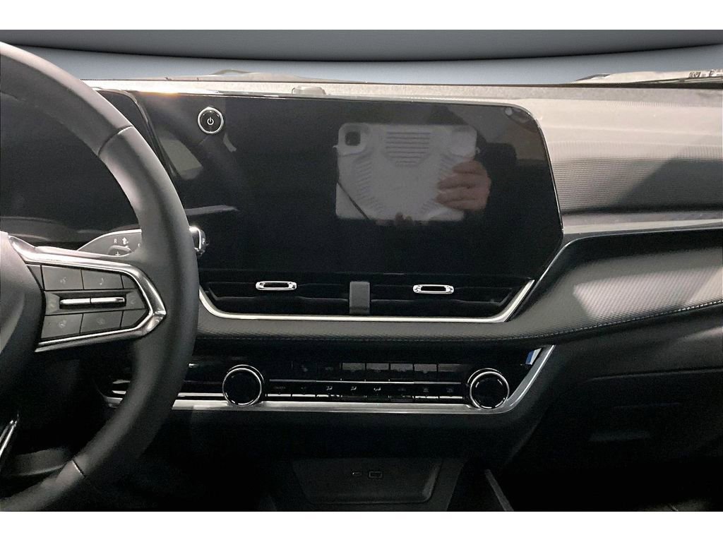 New 2026 Chevrolet Equinox LT w/ Convenience Package II image 8