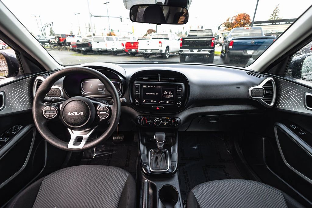 Used 2024 Kia Soul LX w/ Option Group 015 image 23