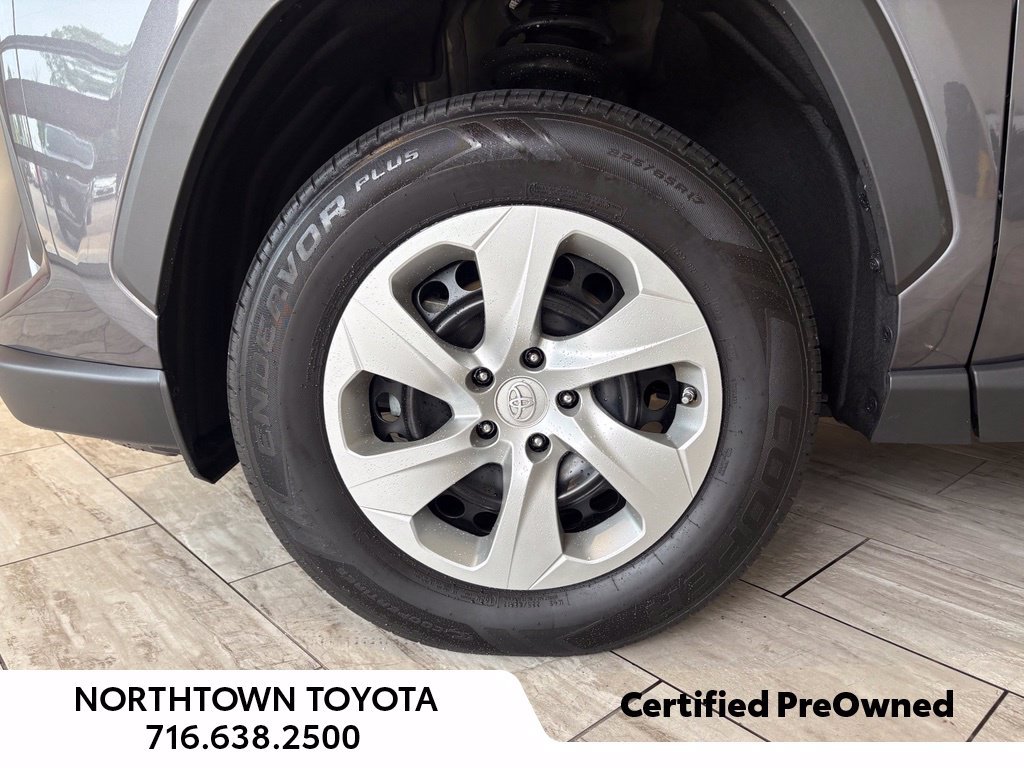 Used 2022 Toyota RAV4 LE w/ Carpet Mat Package (TMS) AWD/4WD image 32