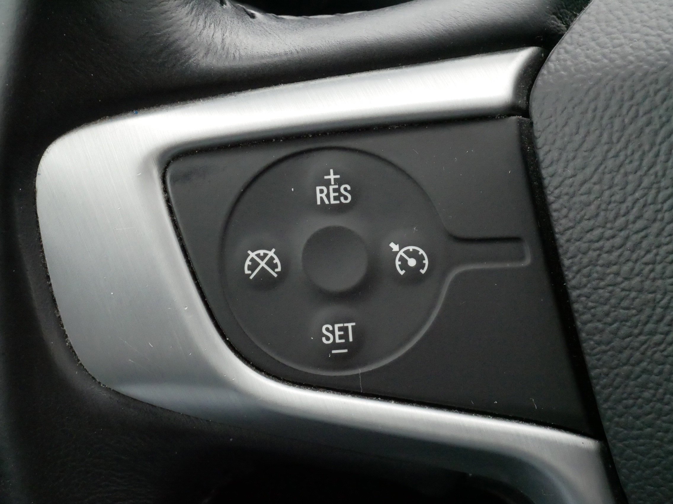 Used 2017 GMC Acadia SLE w/ Driver Alert Package I AWD/4WD image 25