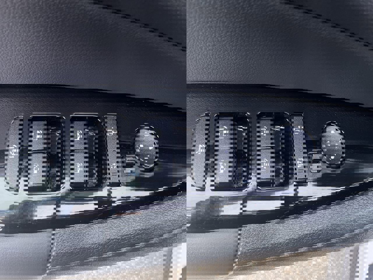 Used 2023 Kia Sportage EX image 18