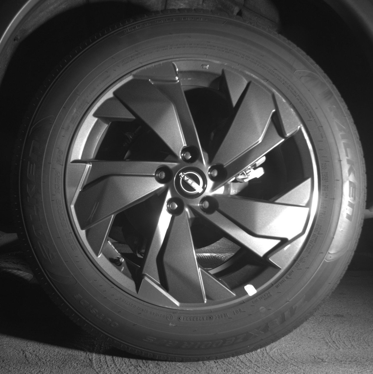 Used 2025 Nissan Rogue SV image 14