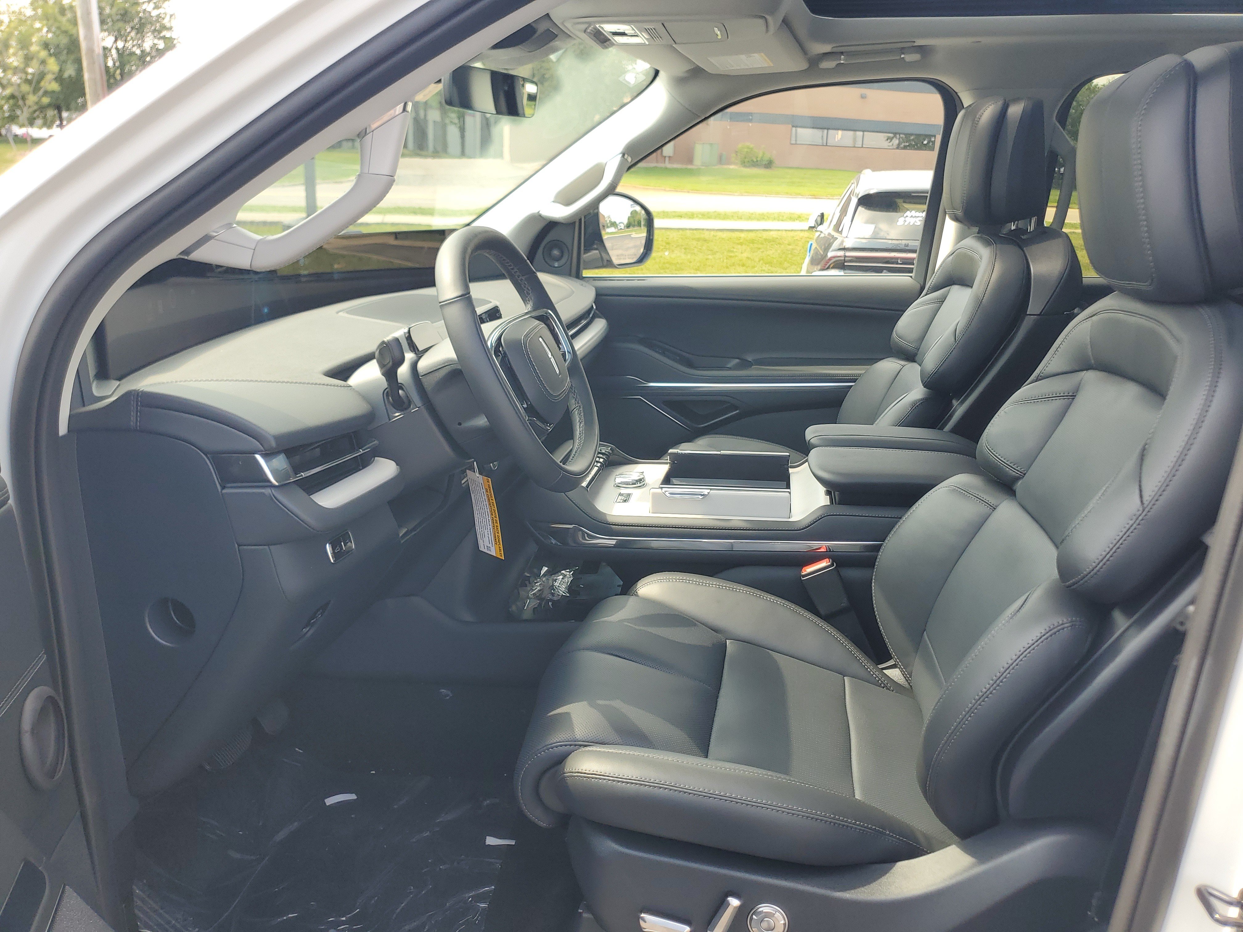 New 2027 Lincoln Navigator L Reserve AWD/4WD image 12