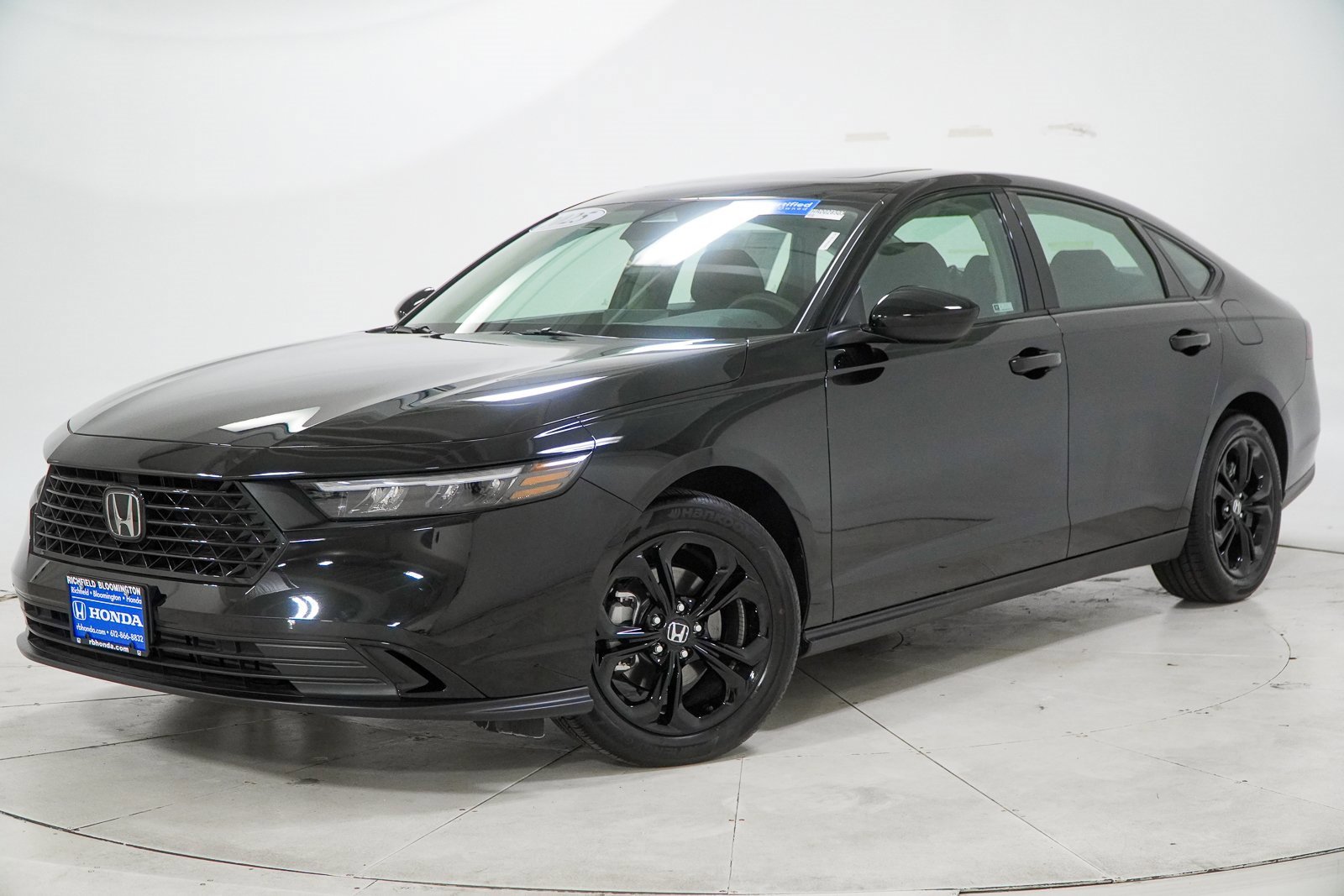 Certified 2025 Honda Accord SE image 1