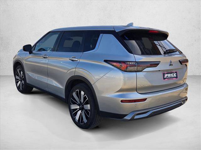 Used 2025 Mitsubishi Outlander SE FWD image 7
