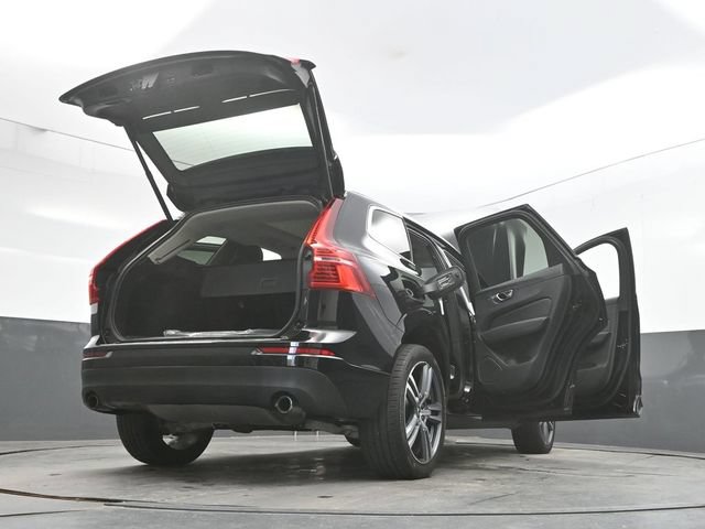 Used 2021 Volvo XC60 T5 Momentum w/ Premium Package AWD/4WD image 38