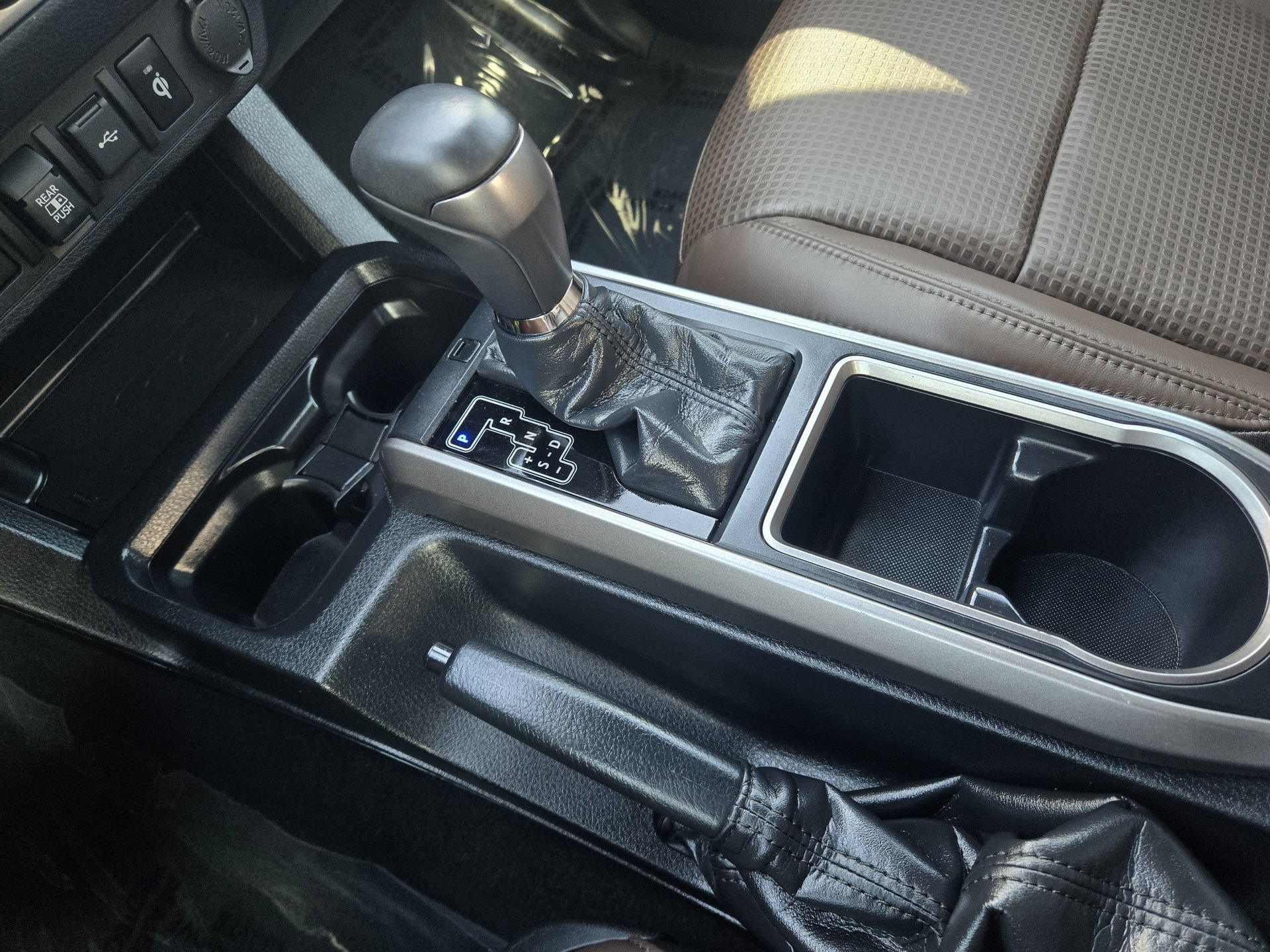 Used 2021 Toyota Tacoma Limited RWD image 21
