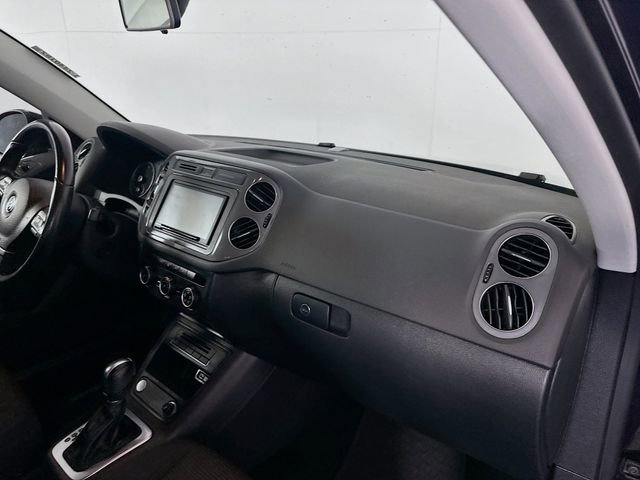 Used 2017 Volkswagen Tiguan Limited w/ Premium Package image 26