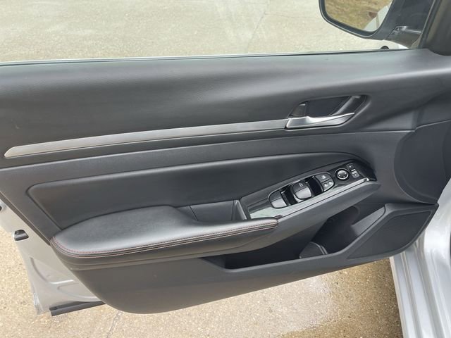 Used 2024 Nissan Altima 2.5 SR image 10