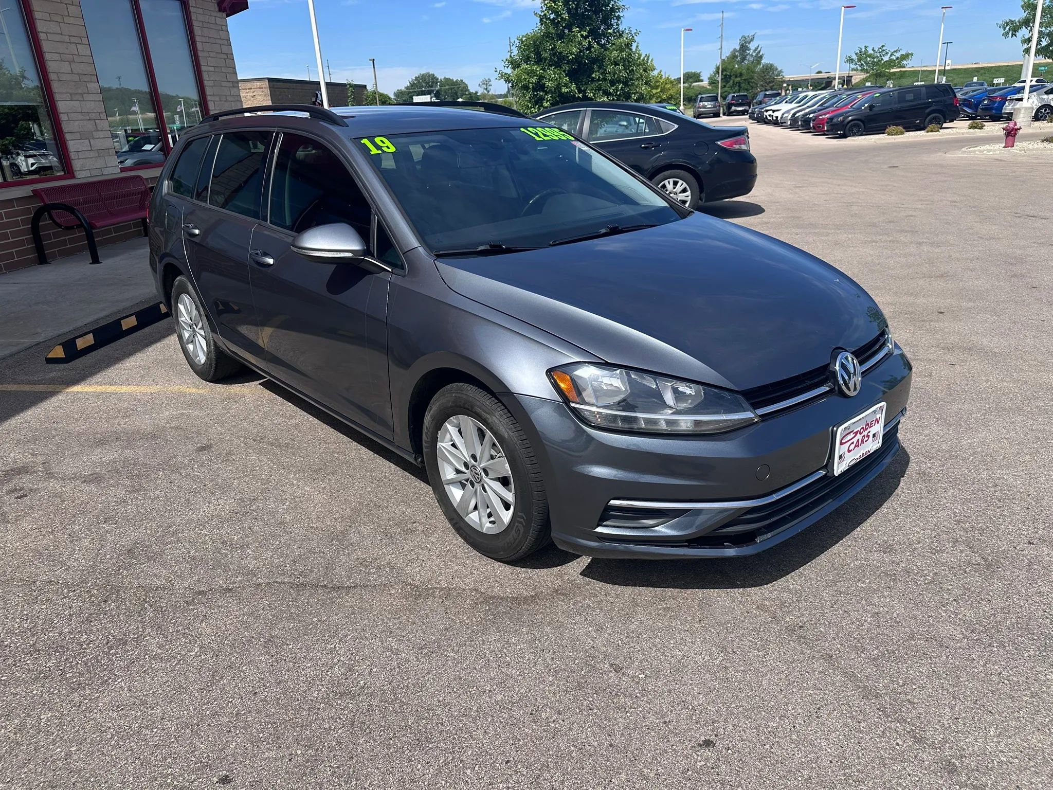 Used 2019 Volkswagen Golf S FWD image 3
