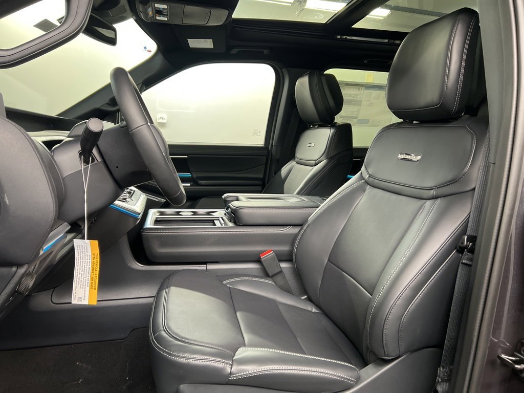 New 2026 Ford Expedition Platinum image 26