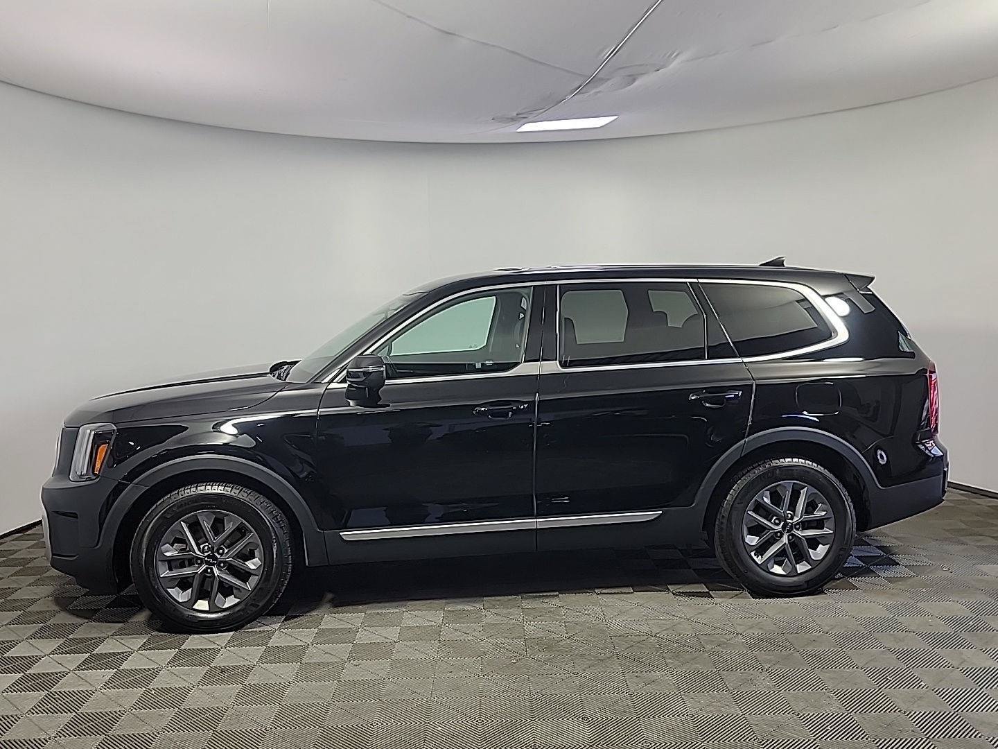 Certified 2023 Kia Telluride LX AWD/4WD image 11