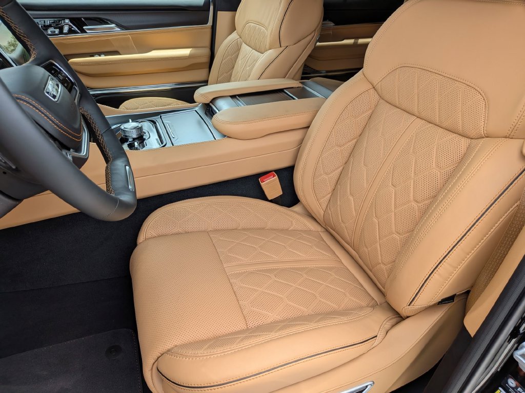 New 2026 Jeep Grand Wagoneer Summit AWD/4WD image 15