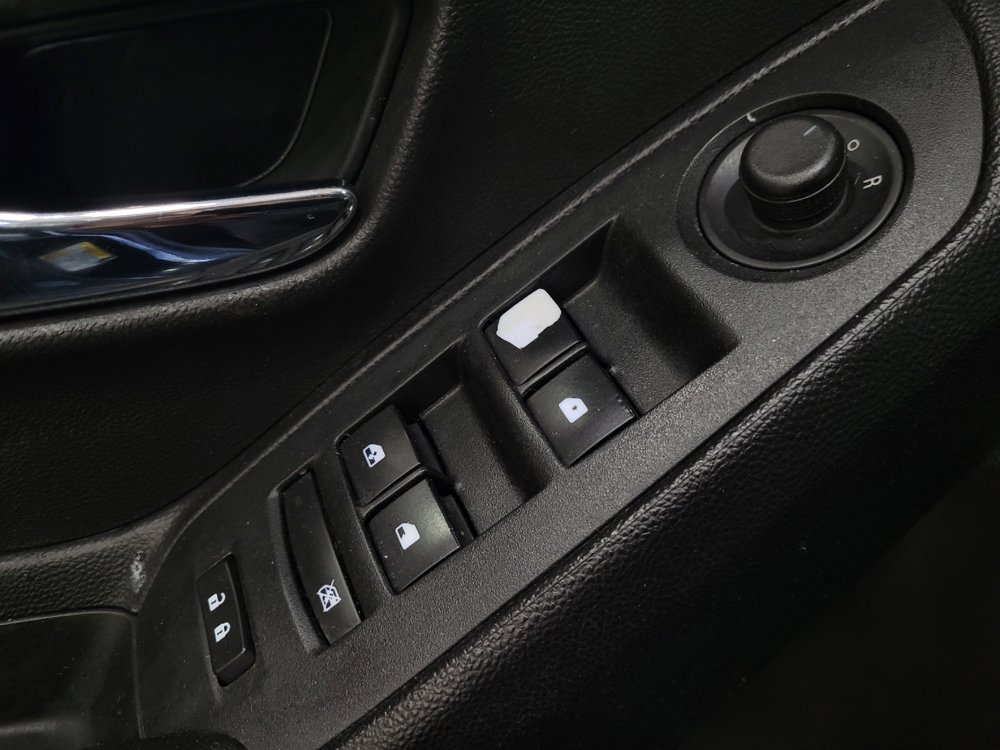 Used 2019 Chevrolet Trax LS FWD image 27