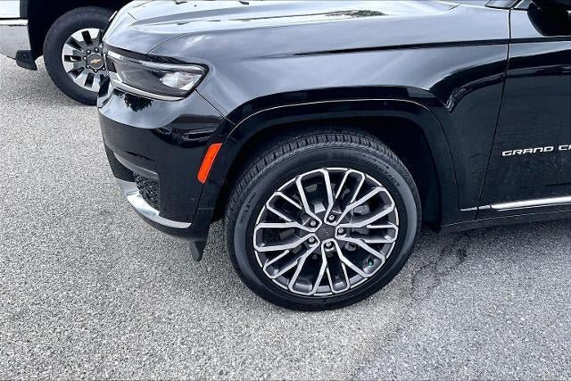 Used 2025 Jeep Grand Cherokee L Summit AWD/4WD image 4