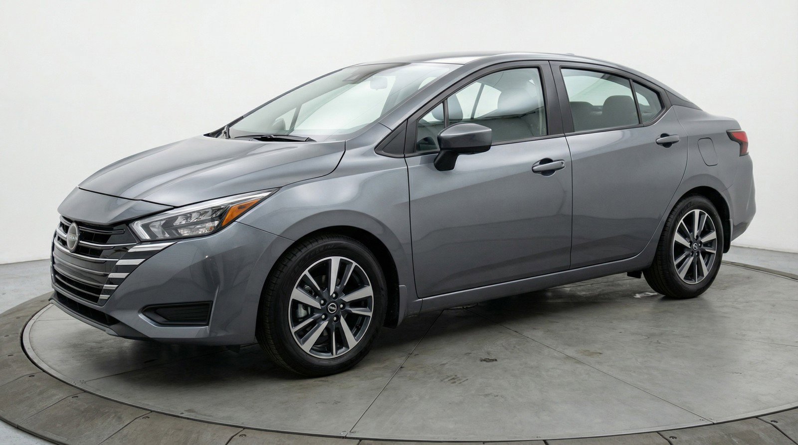 Used 2025 Nissan Versa SV FWD image 3