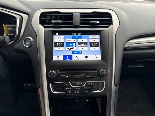 Used 2017 Ford Fusion SE w/ Fusion SE Technology Package FWD image 28