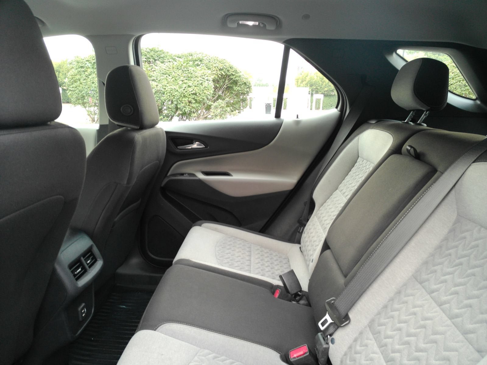Used 2023 Chevrolet Equinox LS FWD image 12