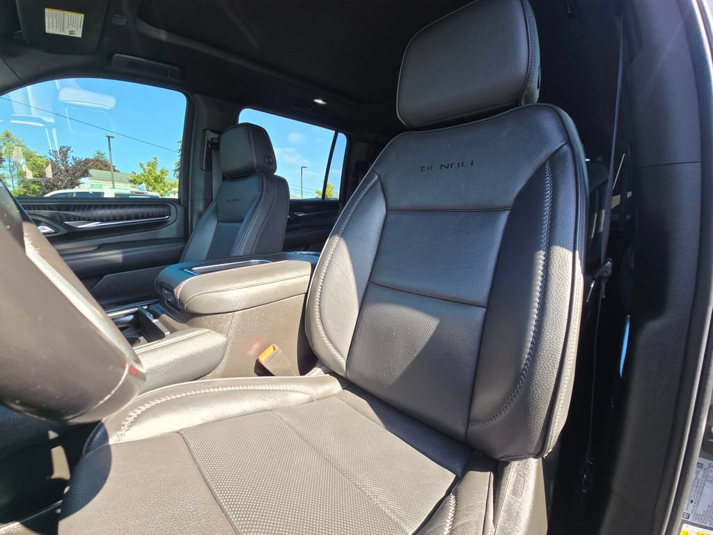 Used 2021 GMC Yukon XL Denali AWD/4WD image 23