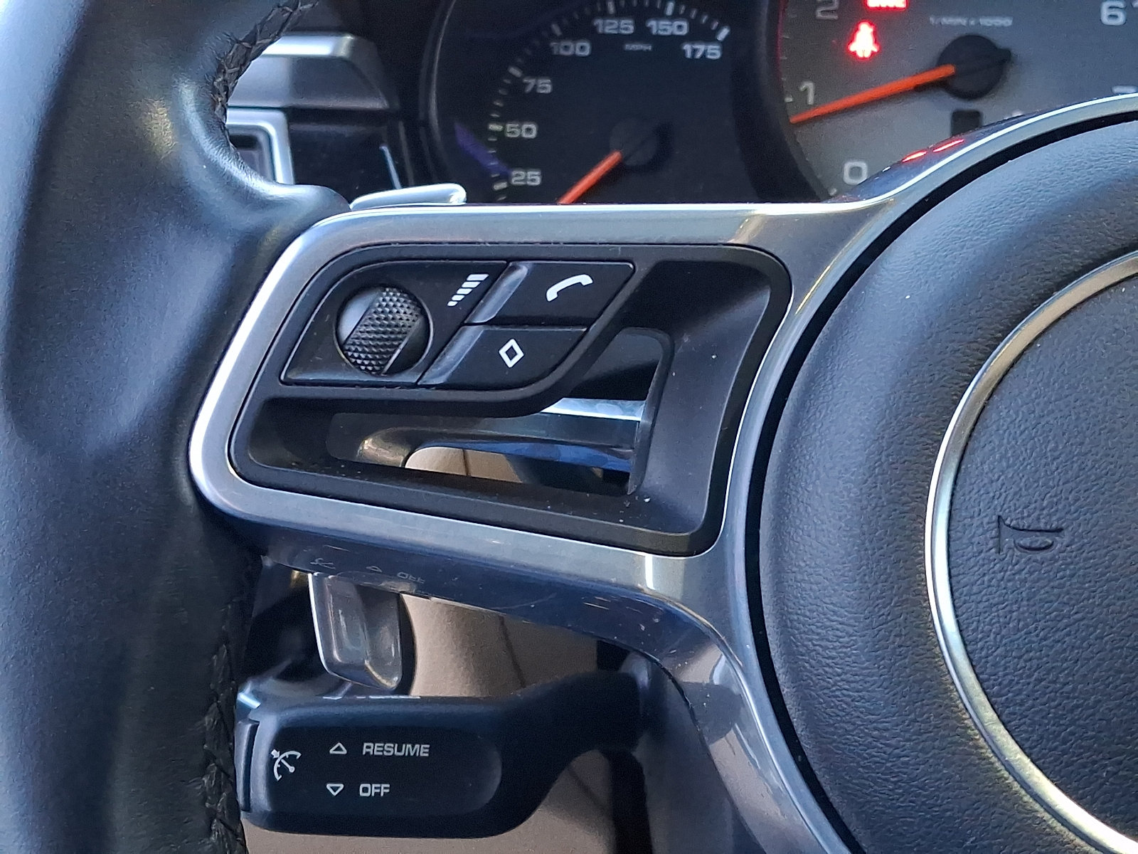 Used 2018 Porsche Macan S AWD/4WD image 22