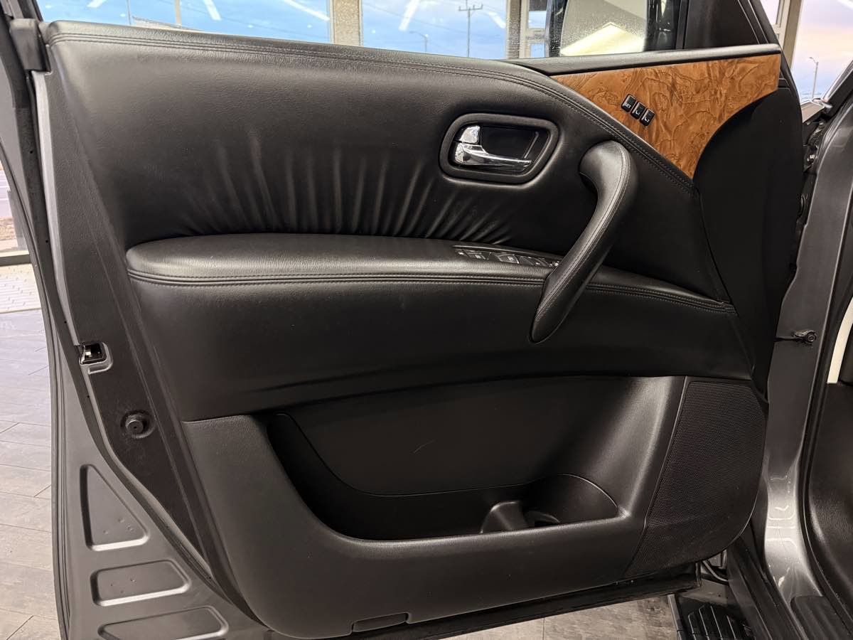 Used 2023 Nissan Armada SL w/ Captain's Chairs Package image 29