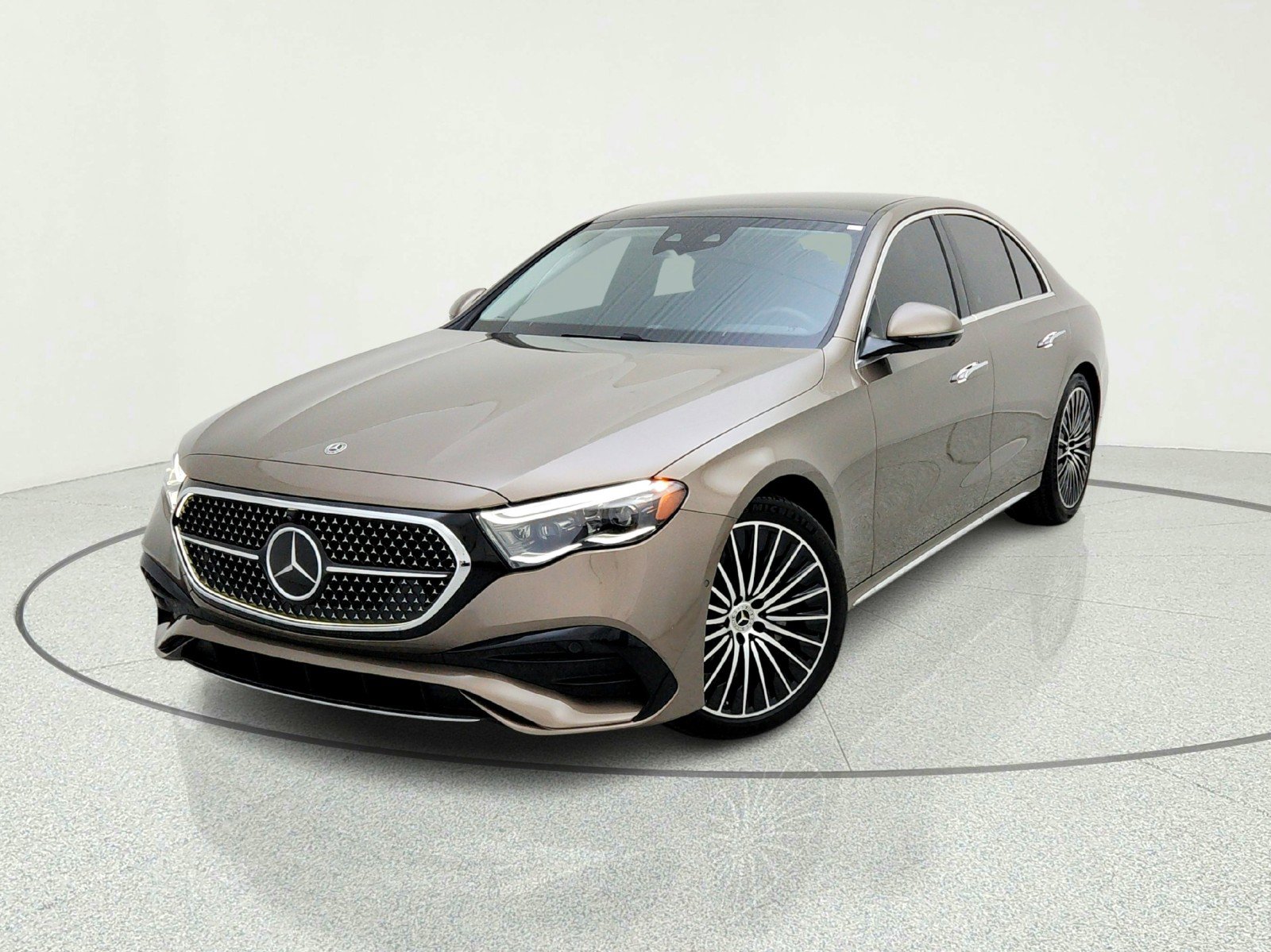 Used 2024 Mercedes-Benz E 350 4MATIC Sedan w/ Driver Assistance Package image 2