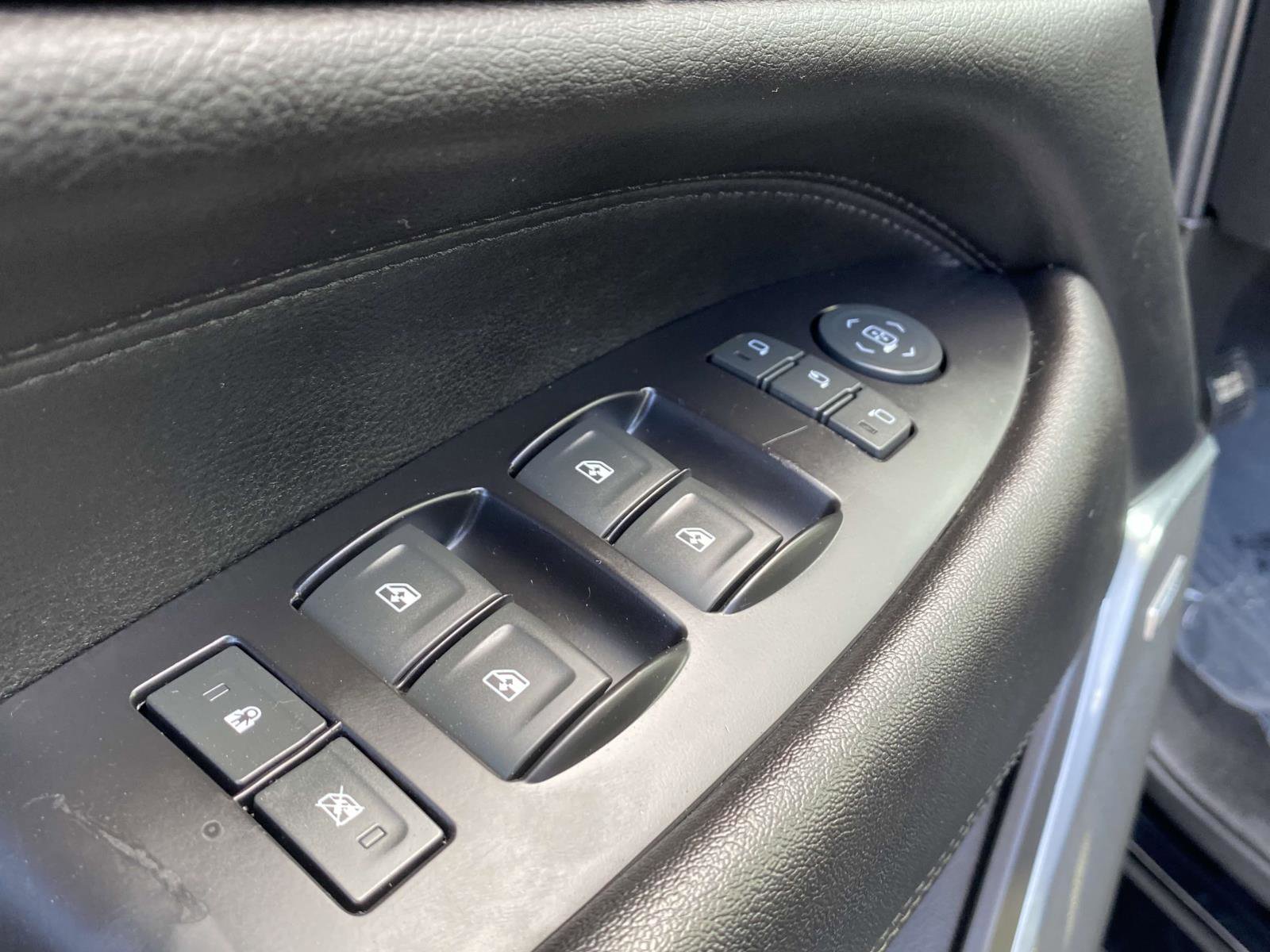 Used 2019 Cadillac Escalade Luxury image 18