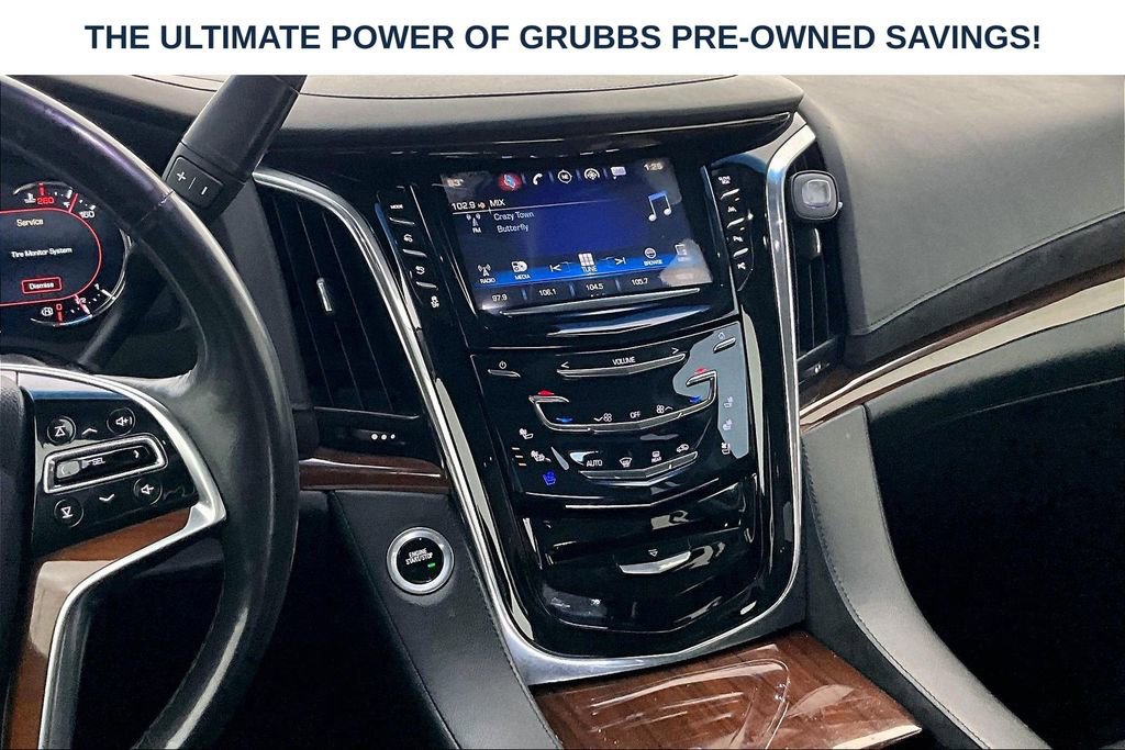 Used 2018 Cadillac Escalade Luxury AWD/4WD image 9