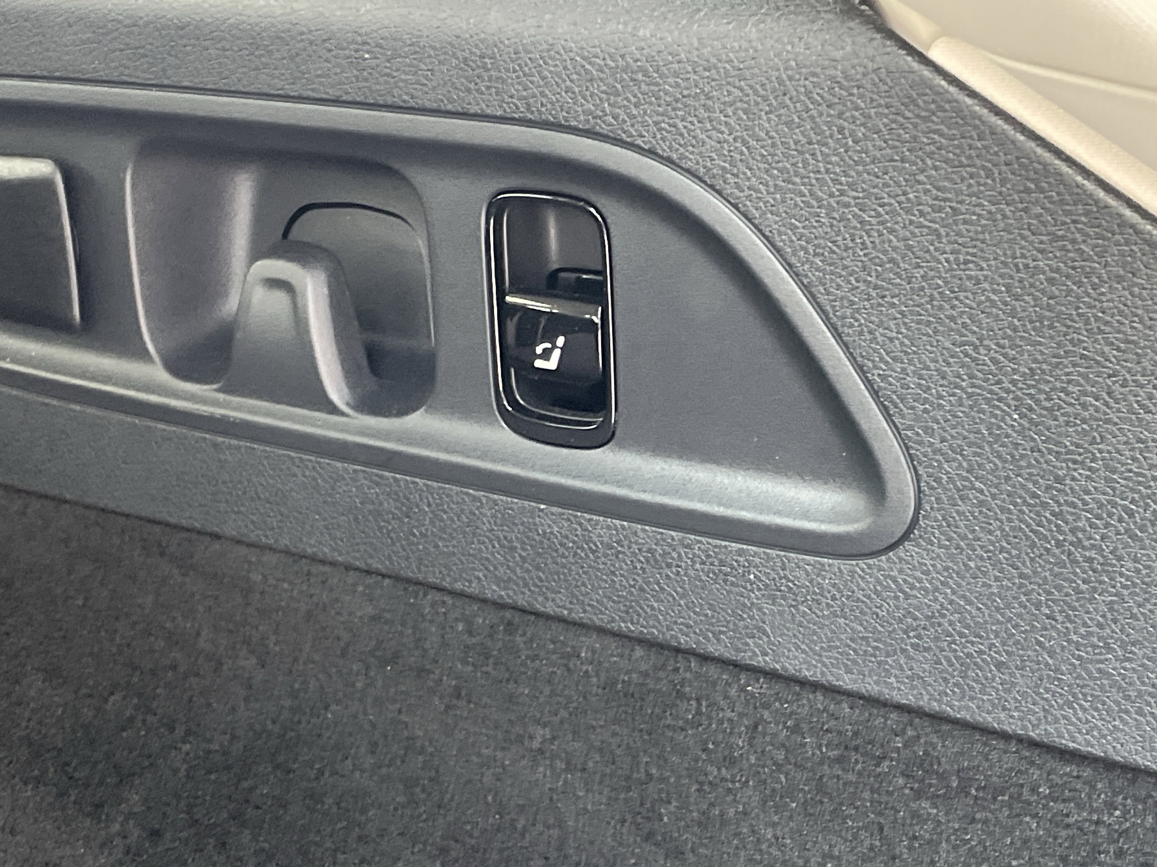 Certified 2025 Mercedes-Benz E 450 4MATIC All-Terrain Wagon image 12