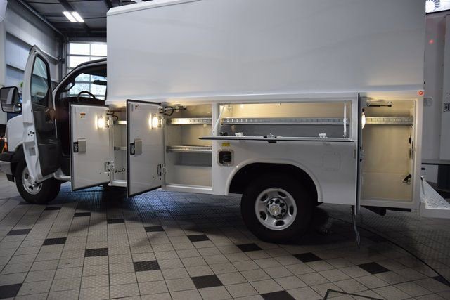 New 2025 Chevrolet Express 3500 w/ Power Convenience Package RWD image 30