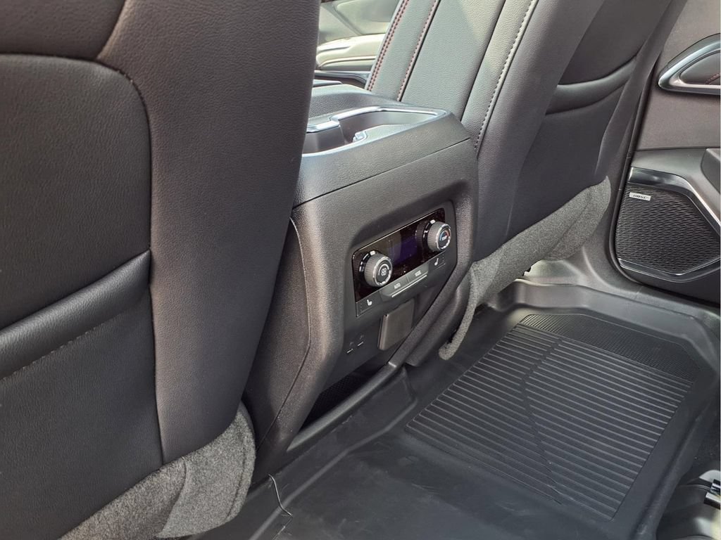 New 2026 Chevrolet Traverse RS w/ LPO, Floor Liner Package FWD image 22