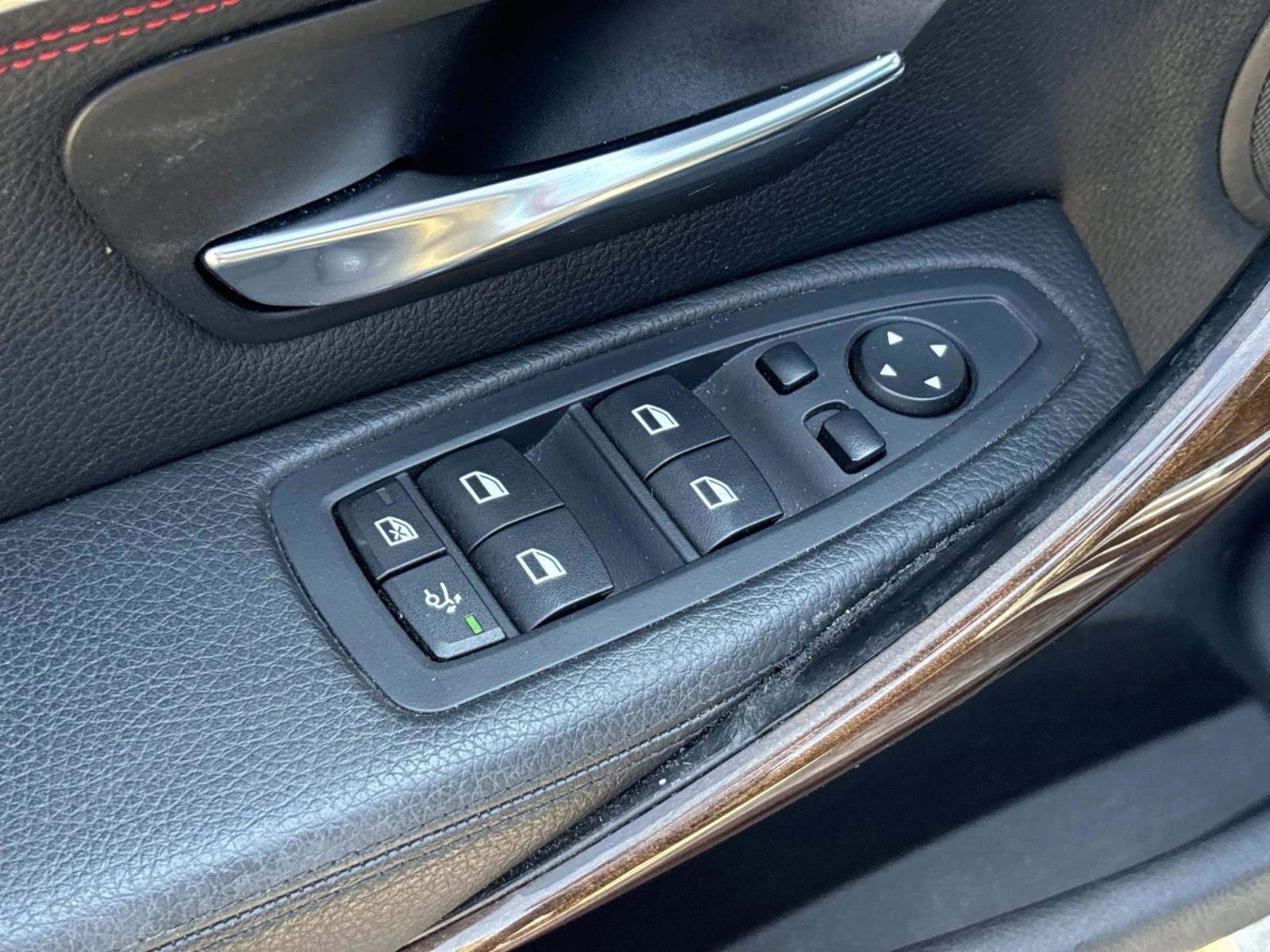 Used 2015 BMW 335i Gran Turismo xDrive image 24