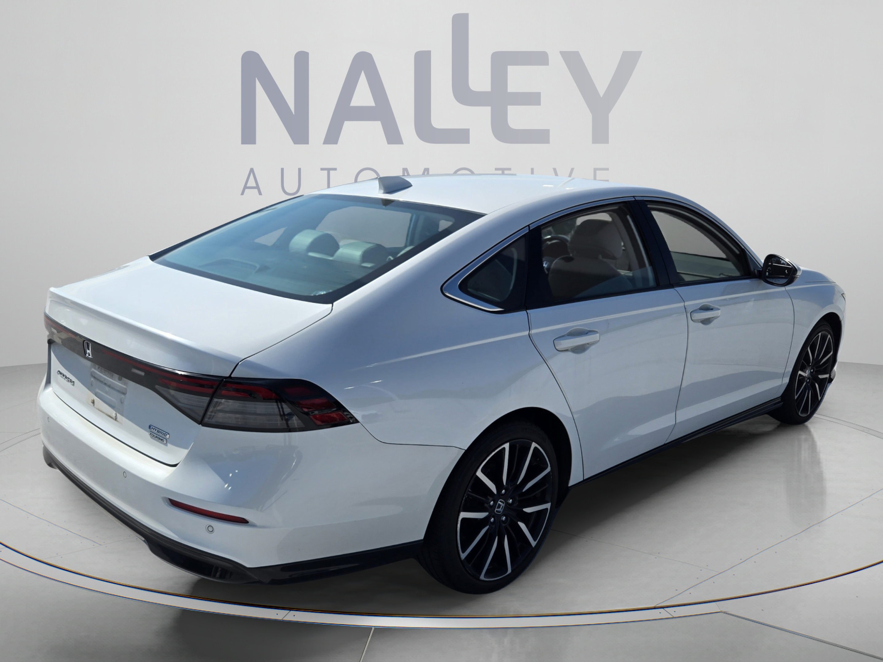 Used 2023 Honda Accord Touring image 4