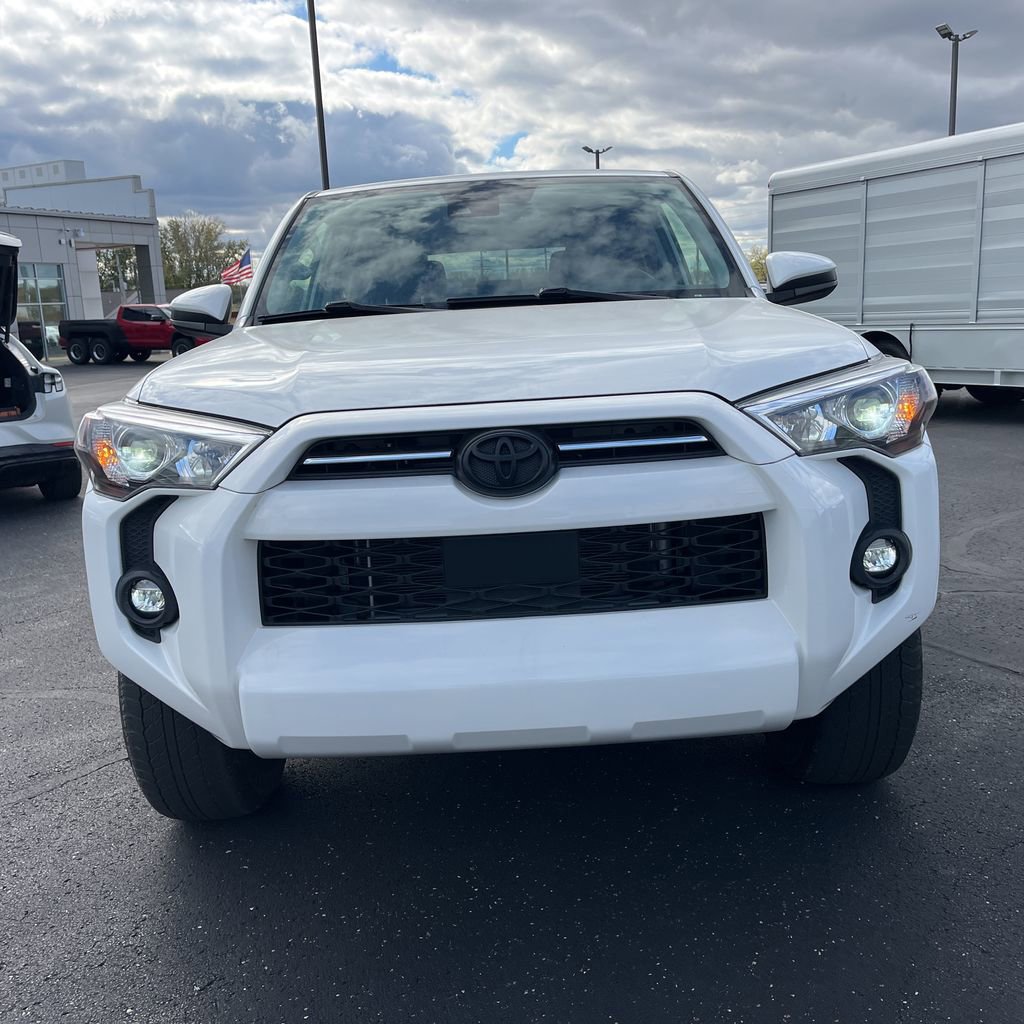 Used 2021 Toyota 4Runner SR5 image 5