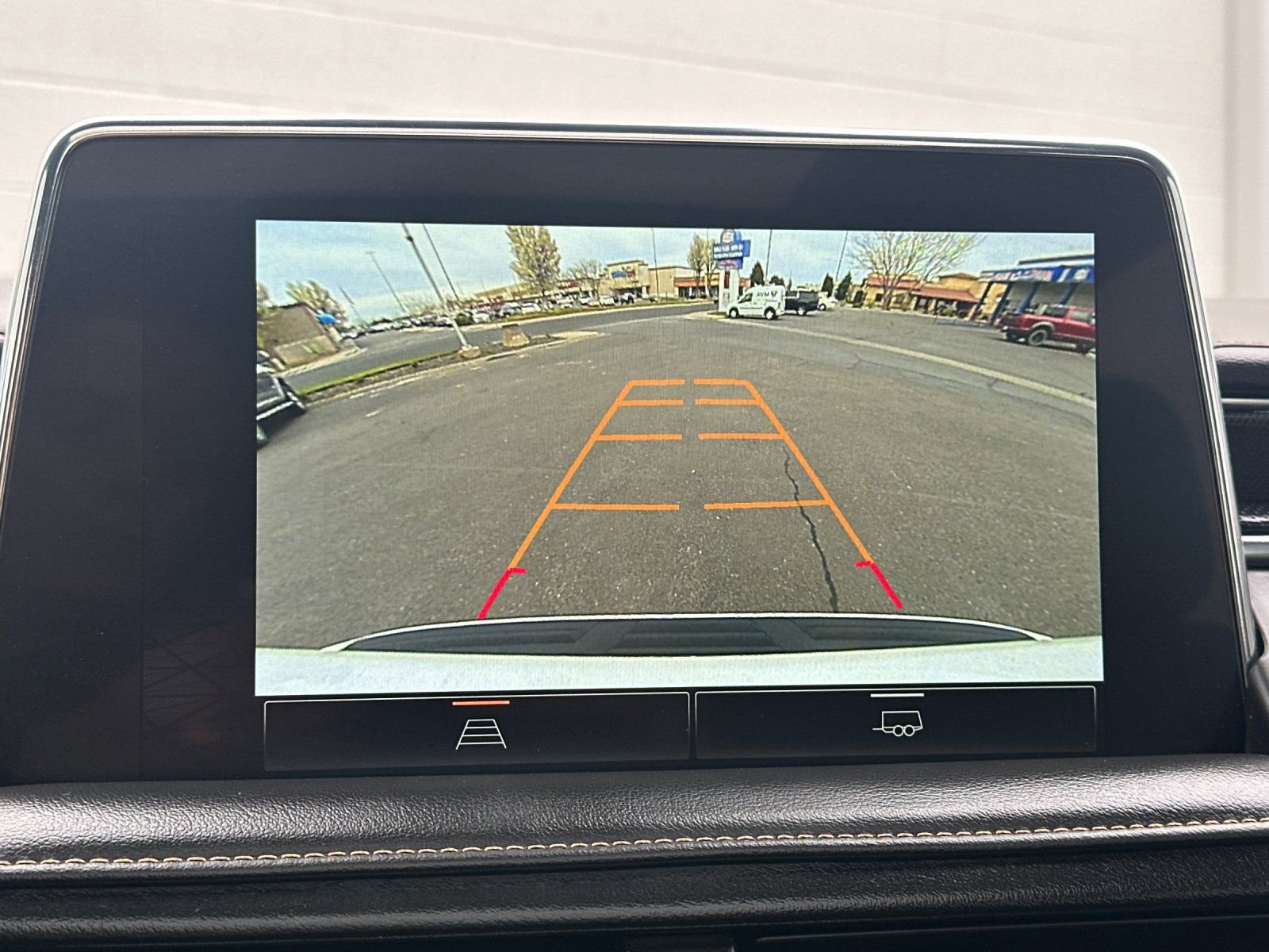 Used 2023 GMC Yukon XL AT4 image 25