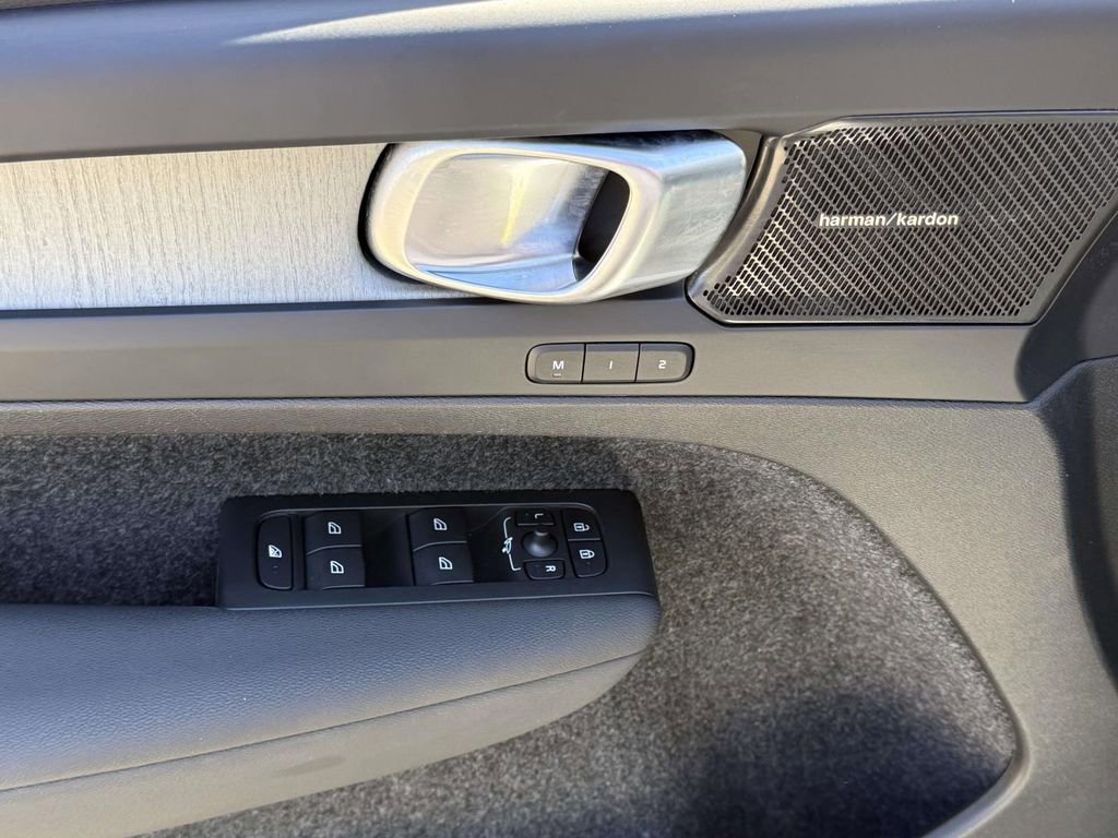 Used 2024 Volvo XC40 B5 Plus w/ Climate Package AWD/4WD image 20