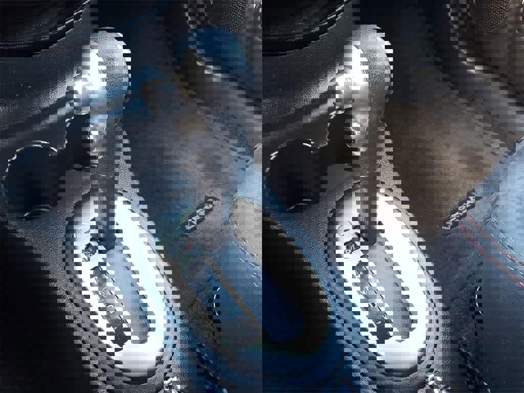 Used 2015 Nissan Versa Note SR w/ SR Convenience Package image 12