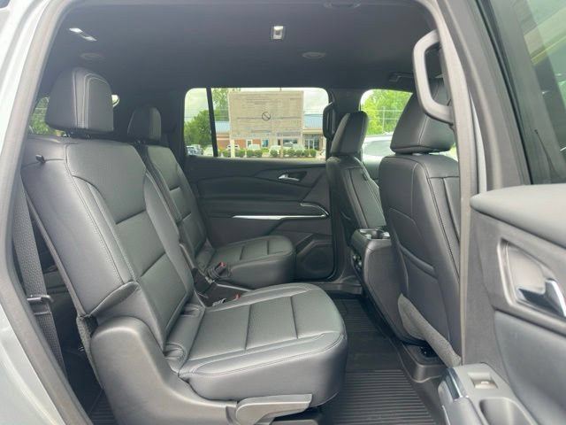 New 2026 Chevrolet Traverse LT w/ Driver Confidence Package AWD/4WD image 11