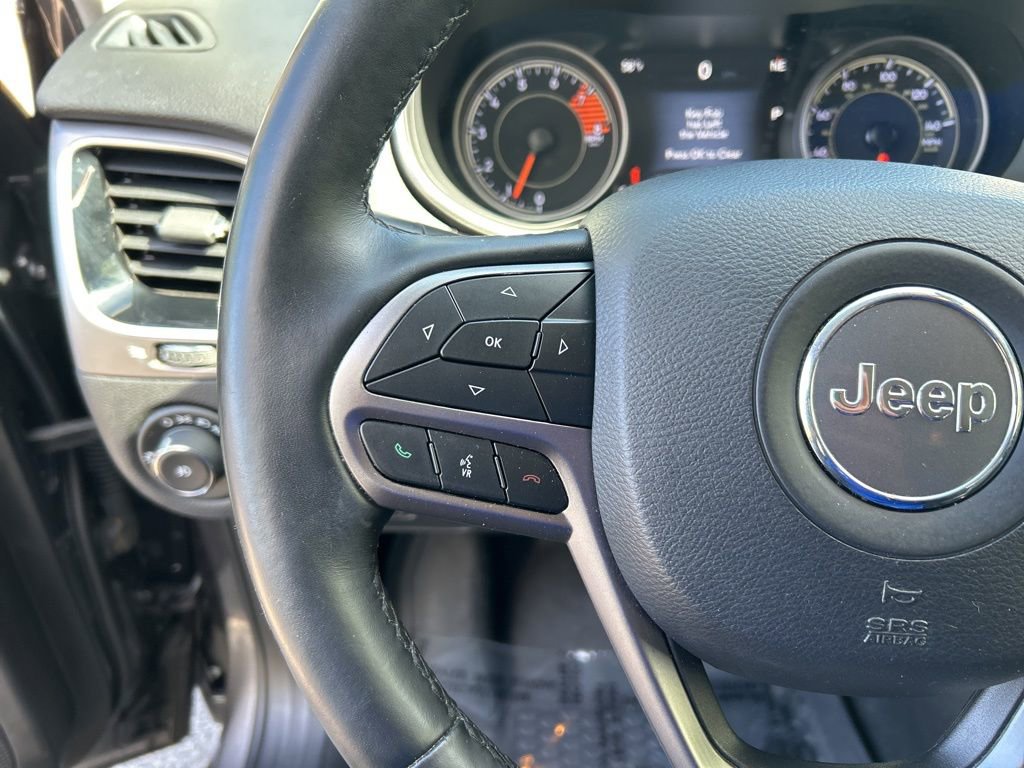 Used 2019 Jeep Cherokee Limited image 22