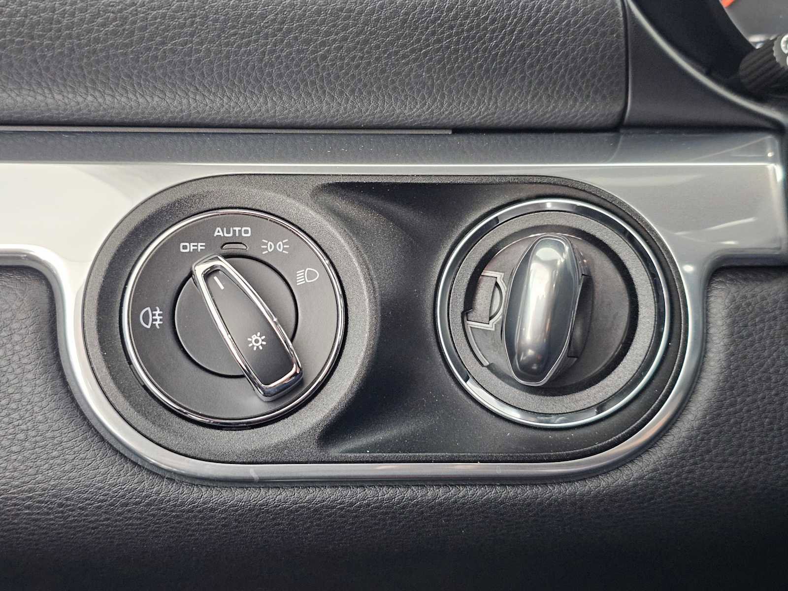 Used 2022 Porsche 718 Cayman w/ Premium Package image 29