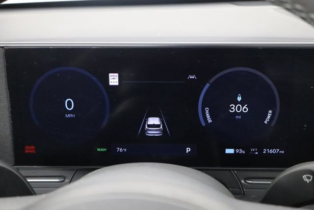 Used 2024 Hyundai Kona SEL FWD image 11