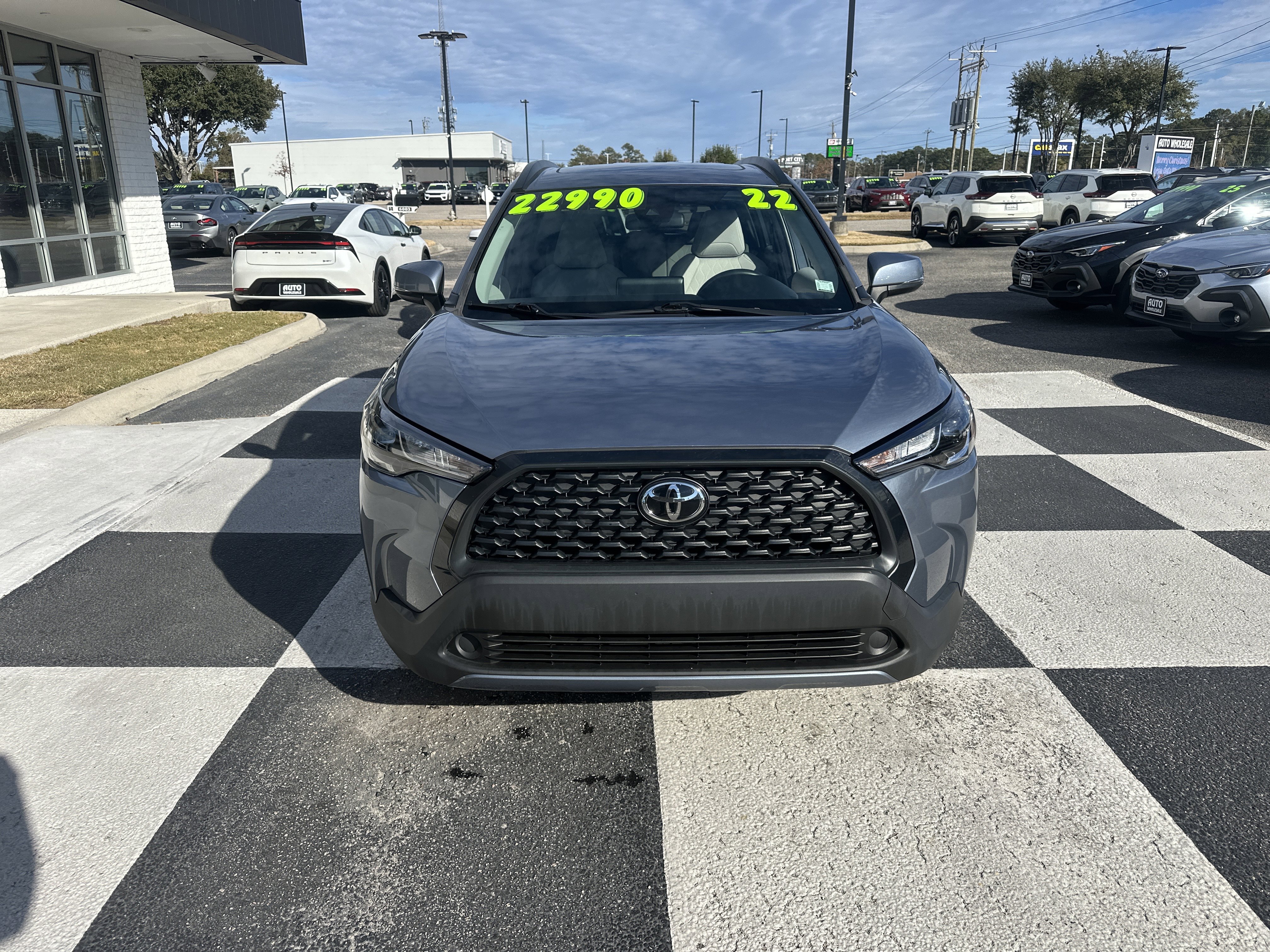 Used 2022 Toyota Corolla Cross LE image 2